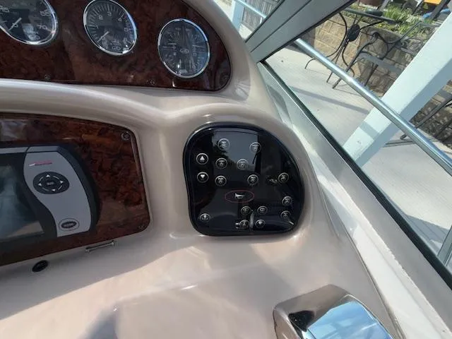 Slide: The Image of Sea Ray Sundancer 320 2005 - 7