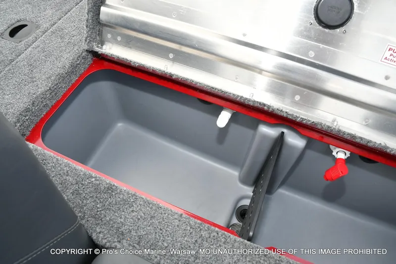 Slide: The Image of Tracker Pro Team 190 TX 2025 - 55