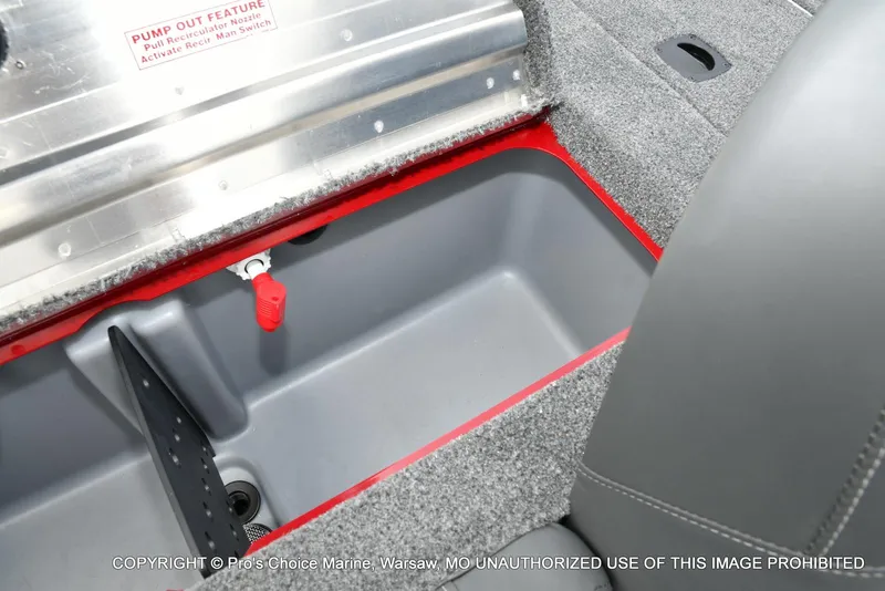 Slide: The Image of Tracker Pro Team 190 TX 2025 - 56