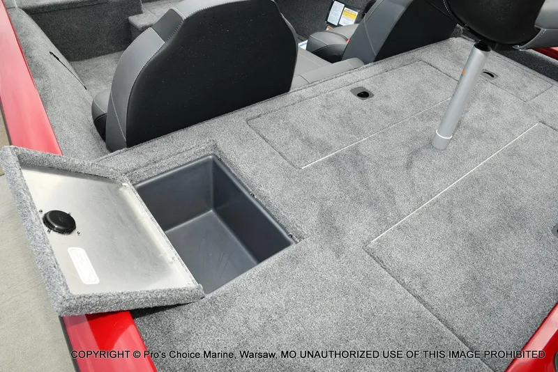 Slide: The Image of Tracker Pro Team 190 TX 2025 - 57