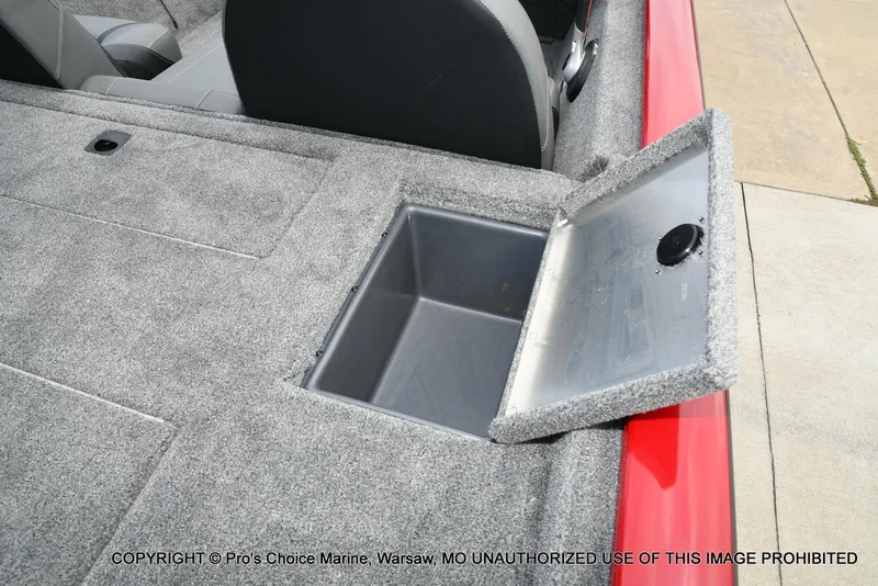 Slide: The Image of Tracker Pro Team 190 TX 2025 - 61