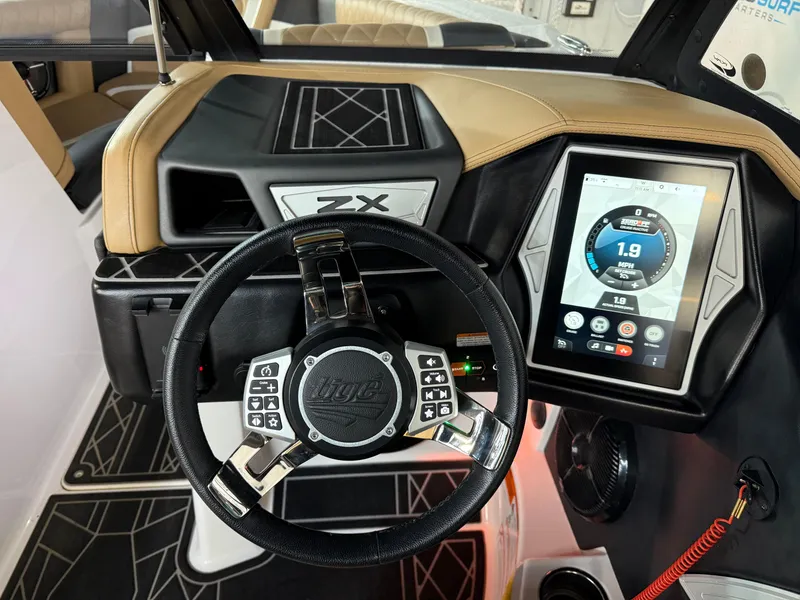 Slide: The Image of Tigé 21ZX 2022 - 14