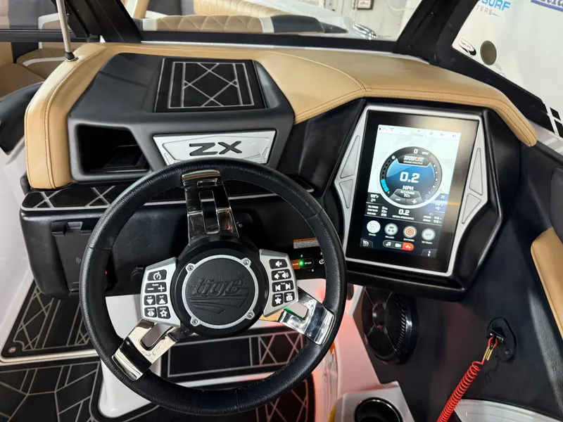 Slide: The Image of Tigé 21ZX 2022 - 20