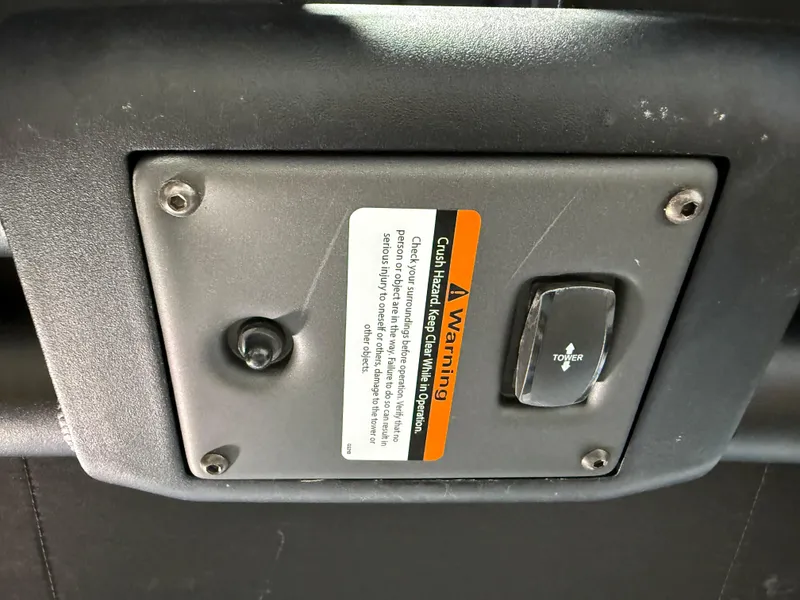 Slide: The Image of Tigé 21ZX 2022 - 26