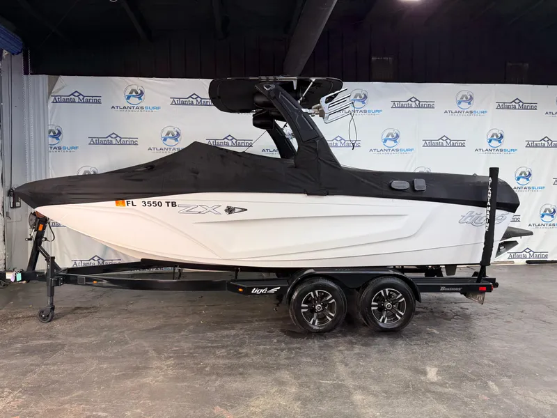 Slide: The Image of Tigé 21ZX 2022 - 28