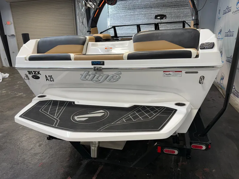 Slide: The Image of Tigé 21ZX 2022 - 9