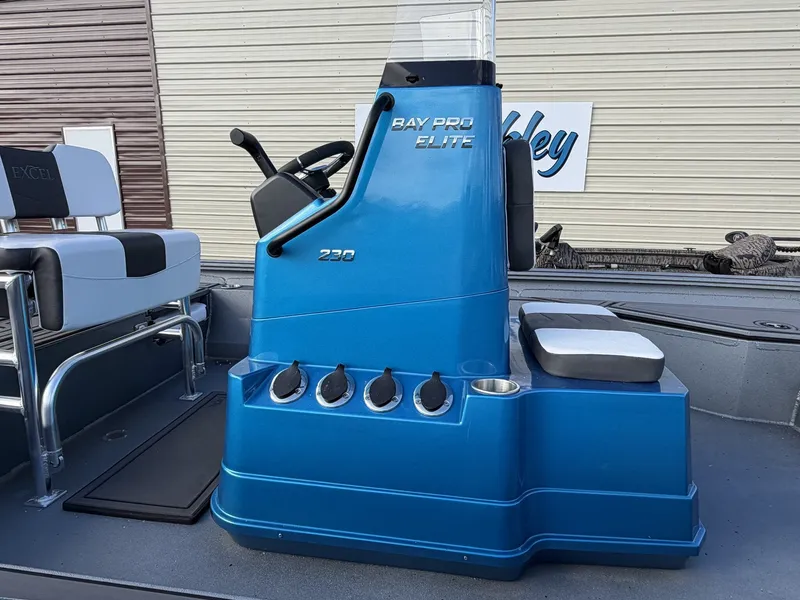 Slide: The Image of Excel 230 Bay Pro 2025 - 20