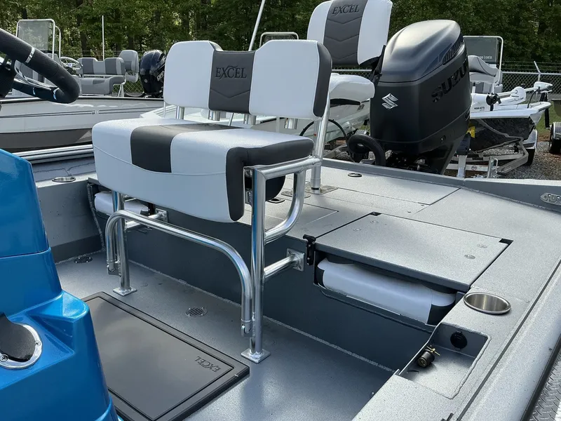 Slide: The Image of Excel 230 Bay Pro 2025 - 7