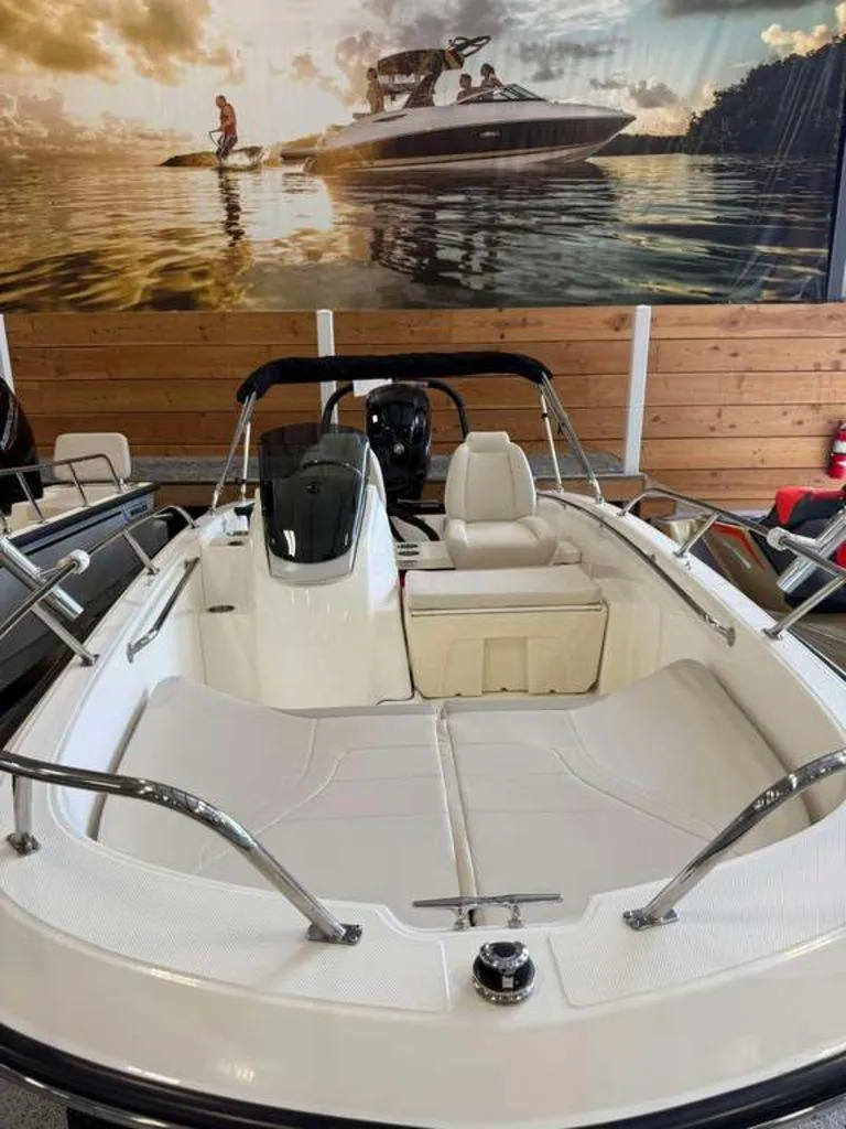 Slide: The Image of Boston Whaler 160 Super Sport 2025 - 3
