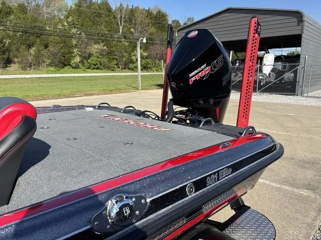 Slide: The Image of Phoenix Bass Boat 921 Elite 2023 - 11