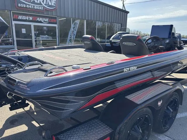 Slide: The Image of Phoenix Bass Boat 921 Elite 2023 - 3