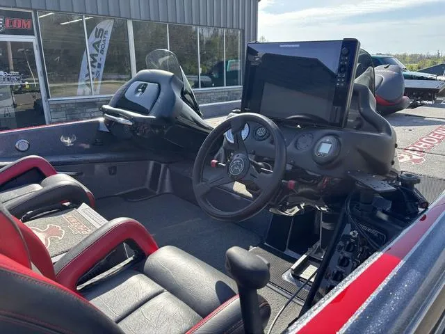 Slide: The Image of Phoenix Bass Boat 921 Elite 2023 - 4