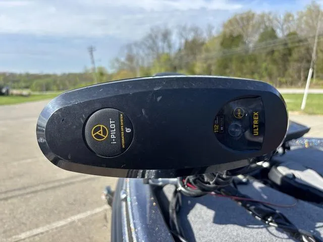 Slide: The Image of Phoenix Bass Boat 921 Elite 2023 - 8