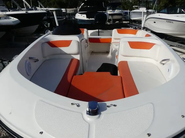 Slide: The Image of Bayliner Element E16 2019 - 11