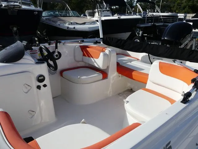 Slide: The Image of Bayliner Element E16 2019 - 12