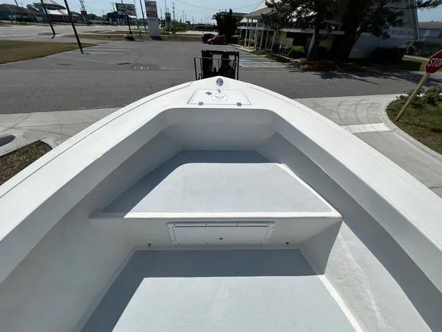 Slide: The Image of May-Craft 2300 CAPE CLASSIC 2025 - 11