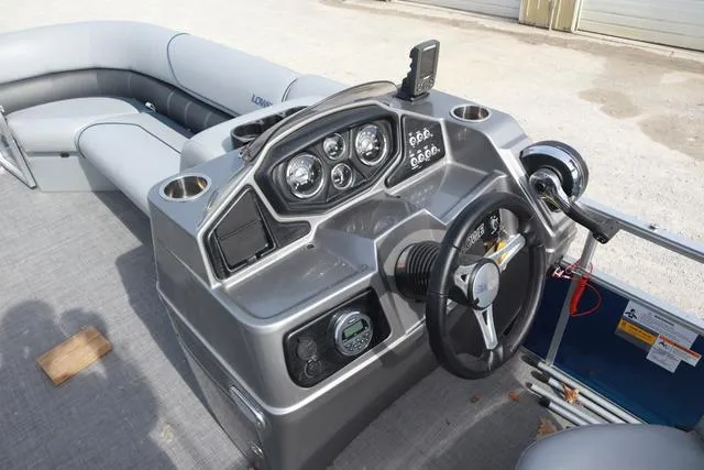 Slide: The Image of Lowe SF 232 2018 - 9