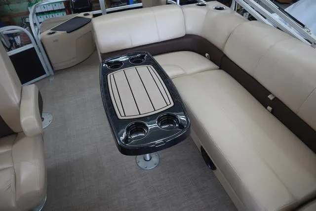 Slide: The Image of Sun Tracker Fishin' Barge 20 DLX 2019 - 11