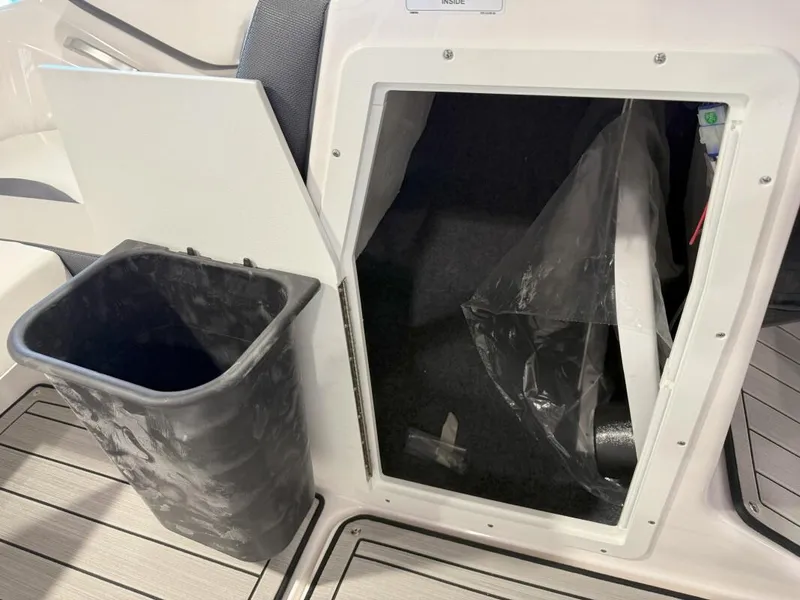 Slide: The Image of Yamaha 195S 2025 - 13