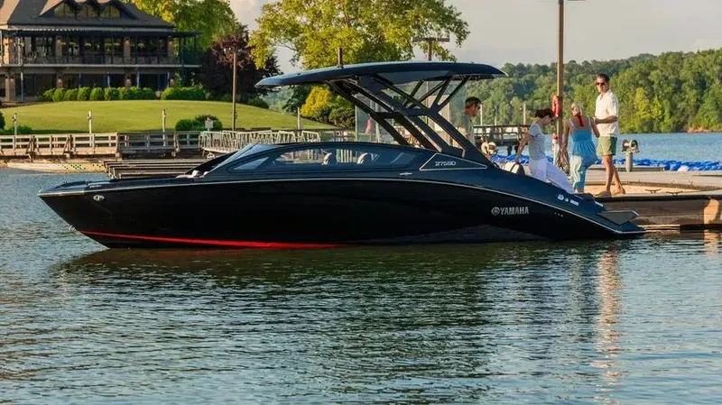 Slide: The Image of Yamaha 275SD 2025 - 2