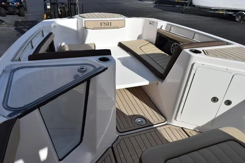 Slide: The Image of Yamaha 255 FSH Sport H 2025 - 5