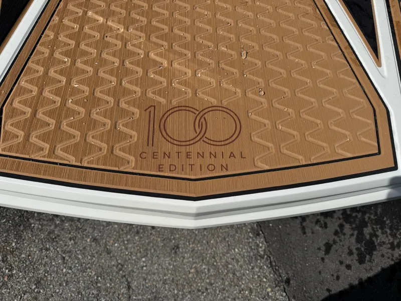 Slide: The Image of Nautique Ski Nautique 2025 - 16