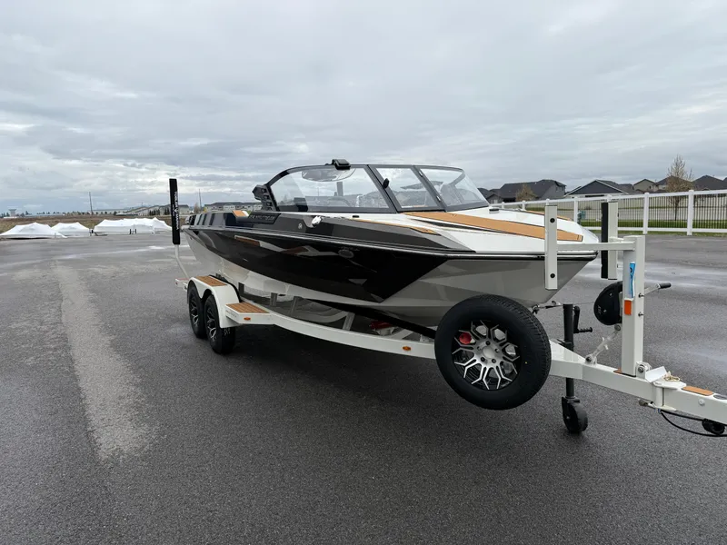 Slide: The Image of Nautique Ski Nautique 2025 - 4
