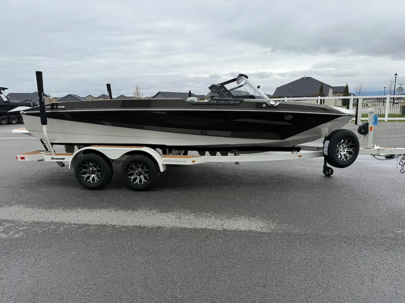 Slide: The Image of Nautique Ski Nautique 2025 - 5