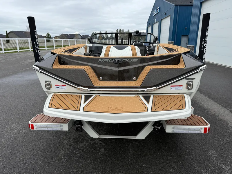 Slide: The Image of Nautique Ski Nautique 2025 - 7