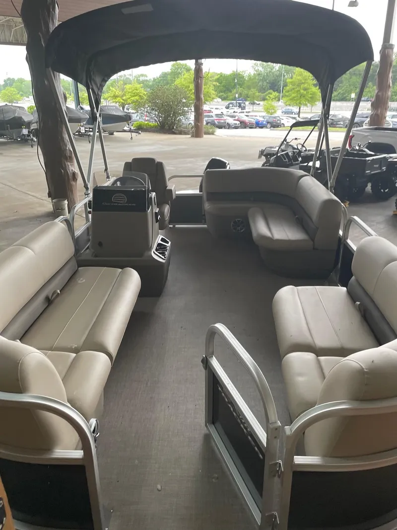 Slide: The Image of Sun Tracker Party Barge 18 DLX 2025 - 57