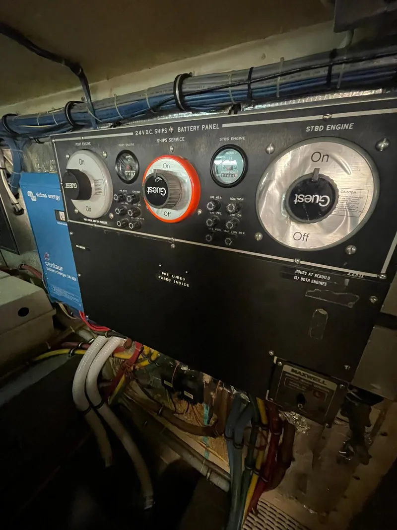 Slide: The Image of Hatteras 52 Motor Yacht 1995 - 100