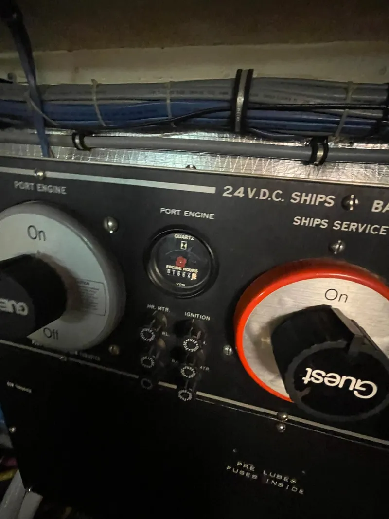 Slide: The Image of Hatteras 52 Motor Yacht 1995 - 101