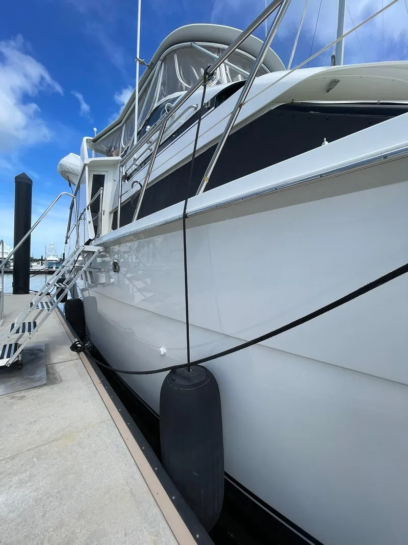 Slide: The Image of GLEAMING PAINT & HULL SIDES!! - 116