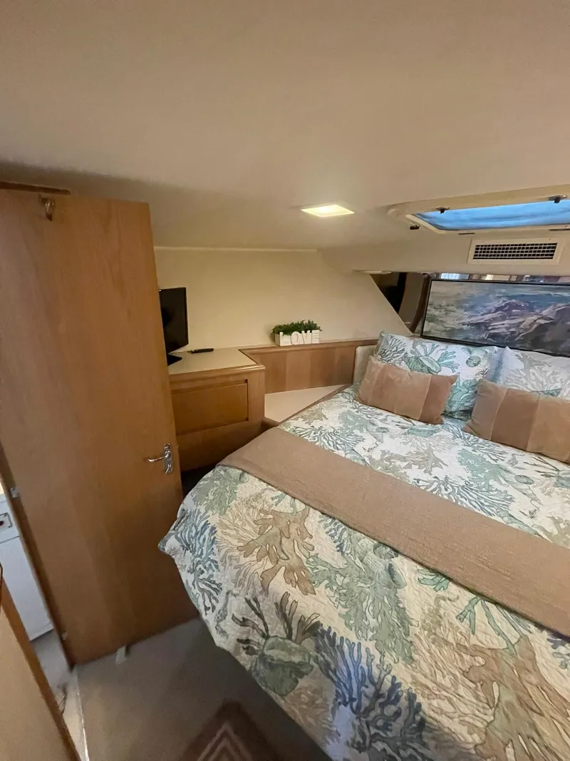 Slide: The Image of VIP STATEROOM TO PORT - 31