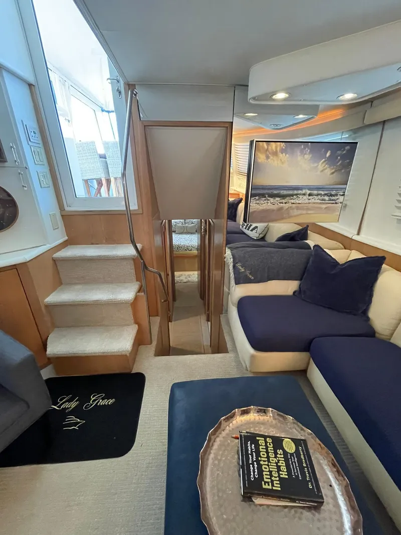 Slide: The Image of COMAPNIONWAY AFT TO FULL BEAM MASTER STATEROOM & THIRD GUEST STATEROOM - 36