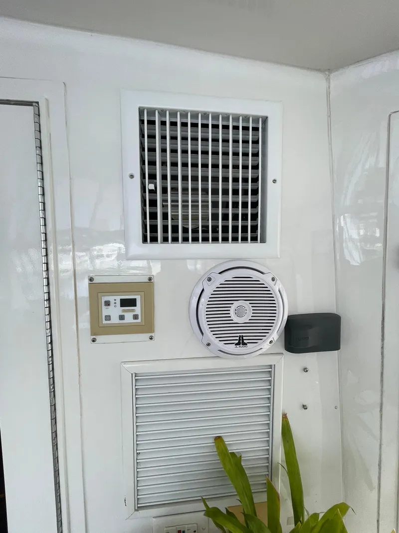 Slide: The Image of Hatteras 52 Motor Yacht 1995 - 66