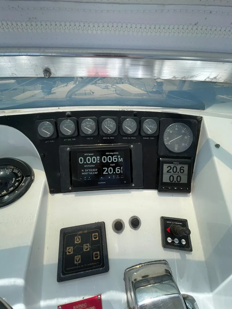 Slide: The Image of Hatteras 52 Motor Yacht 1995 - 84