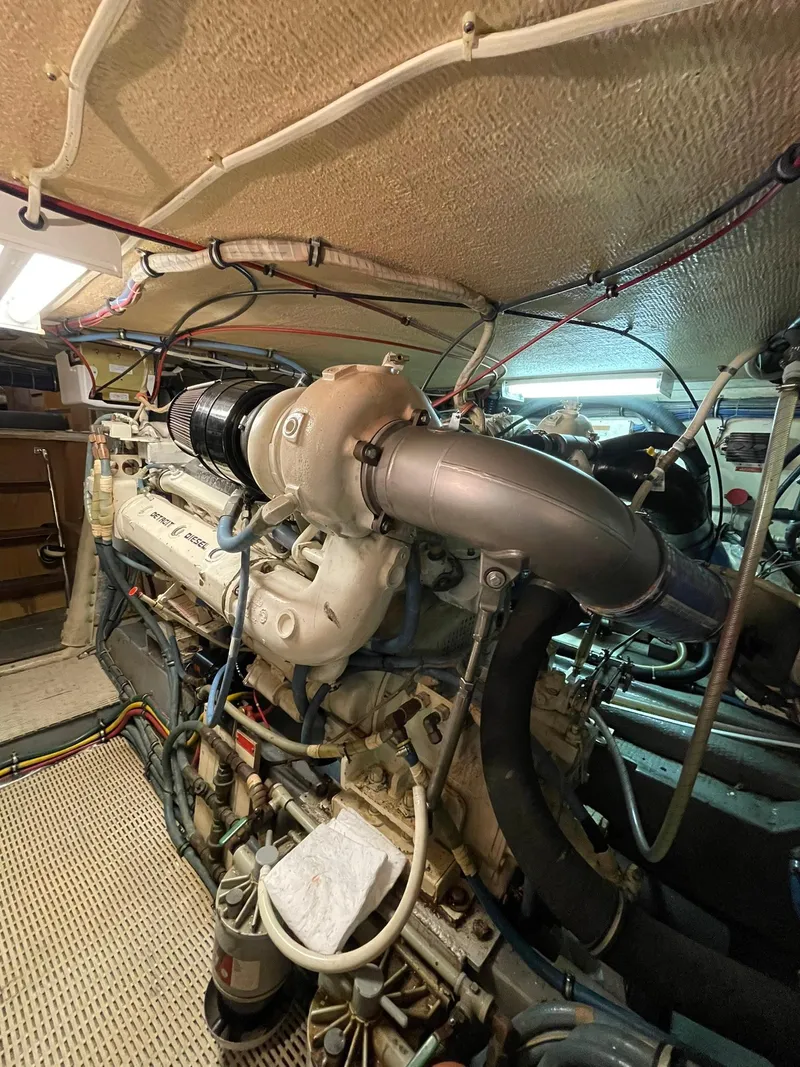 Slide: The Image of Hatteras 52 Motor Yacht 1995 - 93