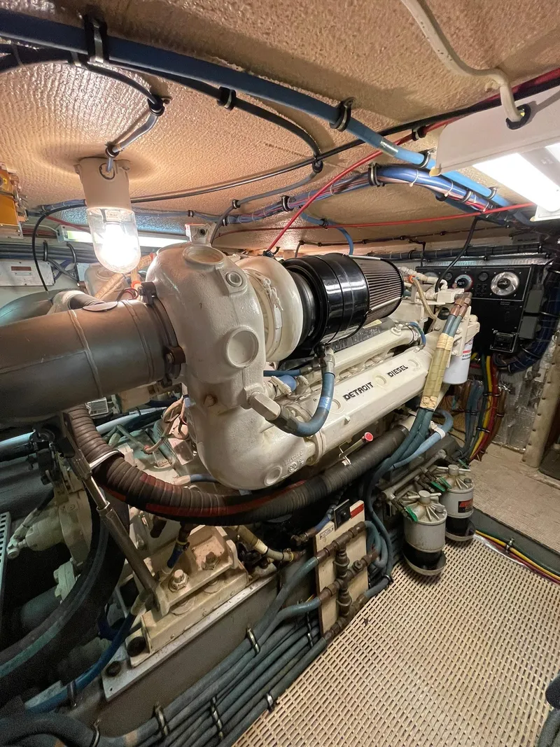 Slide: The Image of Hatteras 52 Motor Yacht 1995 - 94