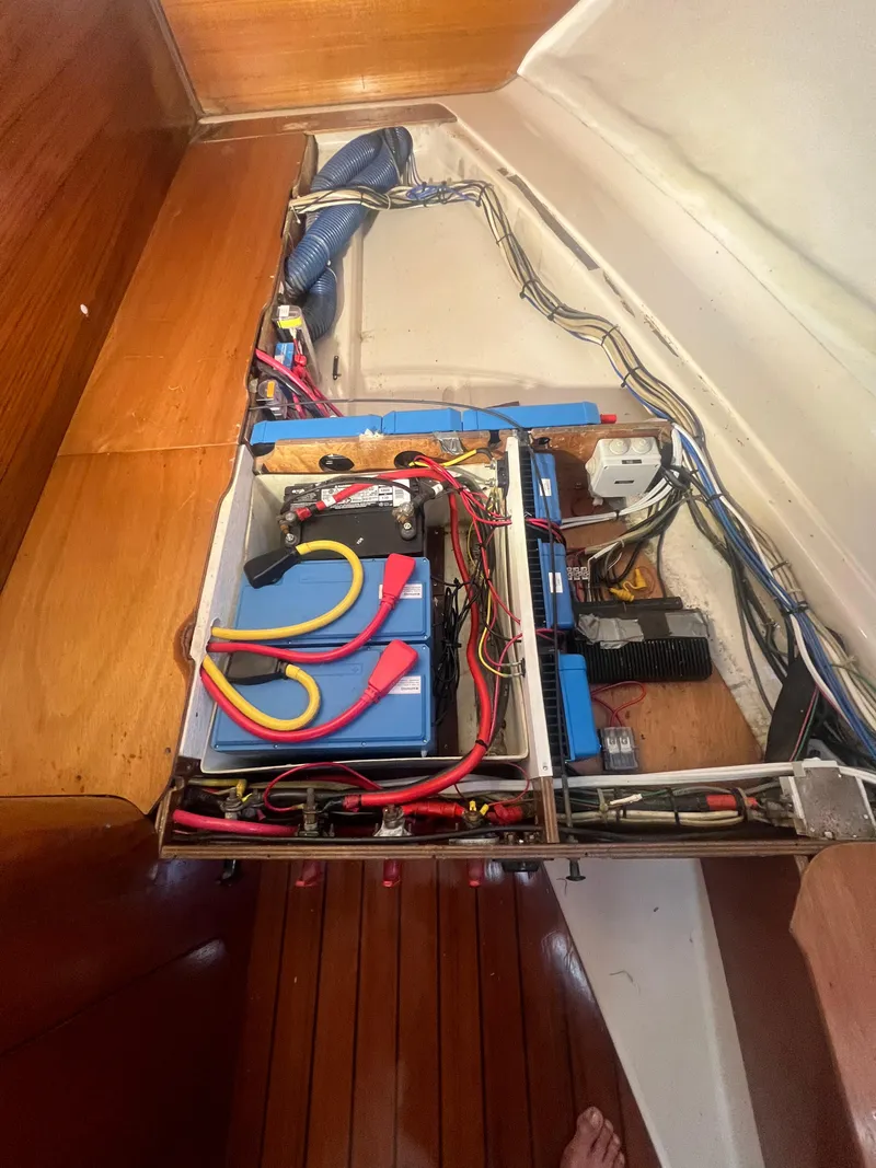 Slide: The Image of Electrical system of a 1994 Beneteau Oceanis 440 sailboat, showcasing wiring and components. - 44