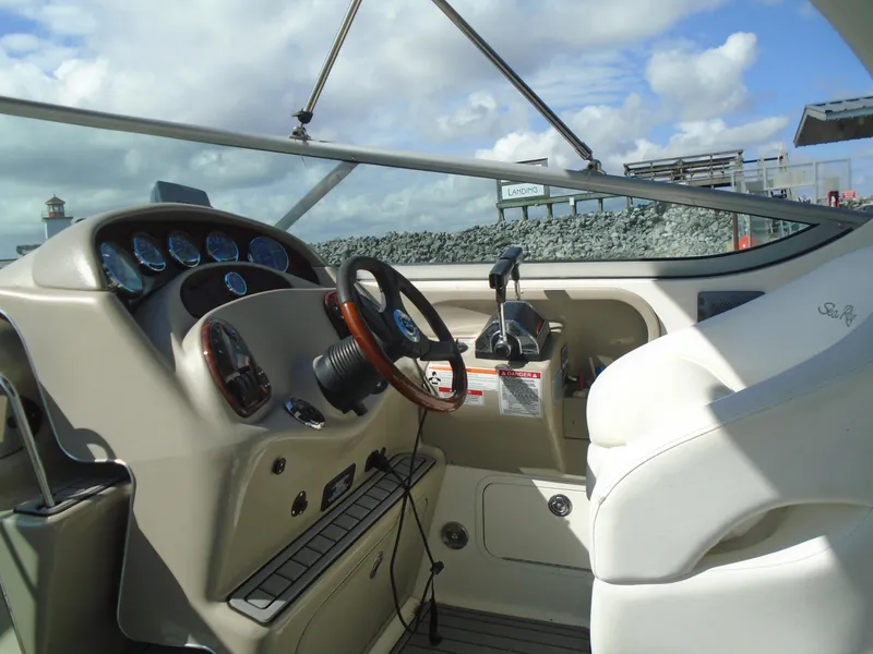 Slide: The Image of Sea Ray 280 Sundancer 2007 - 9