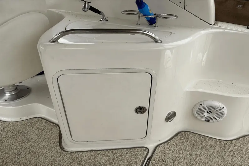 Slide: The Image of Sea Ray 280 Sundancer 2004 - 10