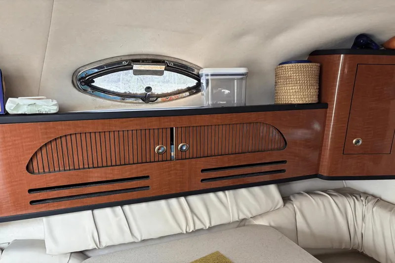 Slide: The Image of Sea Ray 280 Sundancer 2004 - 13