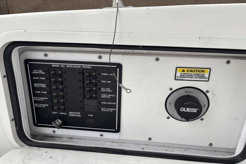 Slide: The Image of Sea Ray 280 Sundancer 2004 - 14