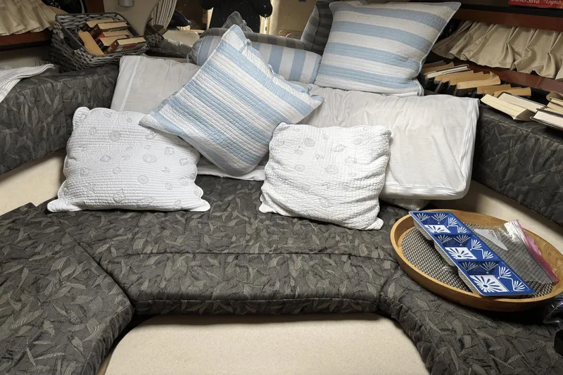 Slide: The Image of Sea Ray 280 Sundancer 2004 - 15