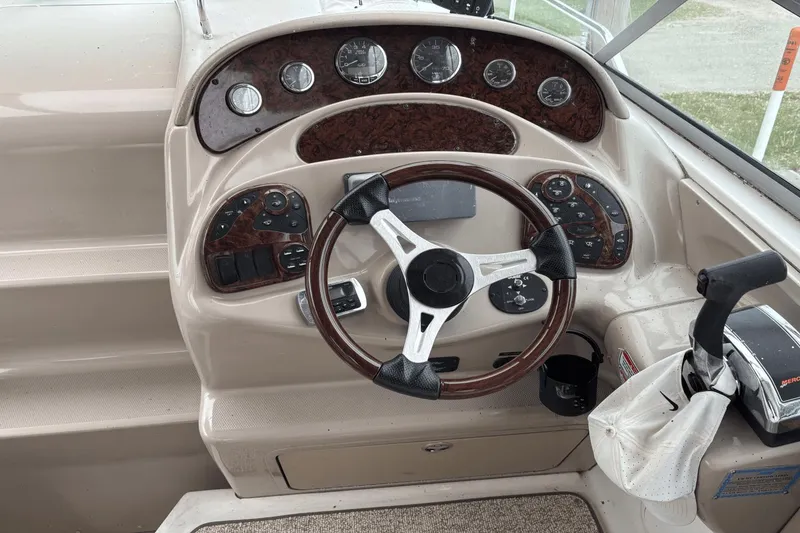 Slide: The Image of Sea Ray 280 Sundancer 2004 - 4