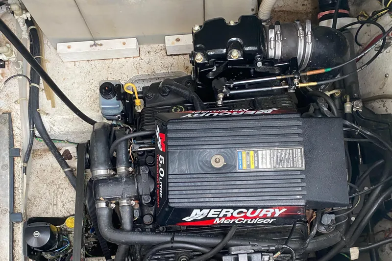 Slide: The Image of Engine compartment of a 2000 Maxim Yachts 3300SCR with Mercury MerCruiser 5.0L engine. - 11