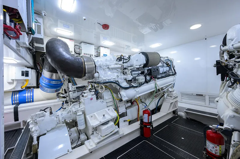 Slide: The Image of Viking 82 BLU FROG - Engine Room - 59