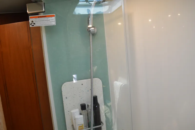 Slide: The Image of Tiara 4300 Sovran 2006 - 81