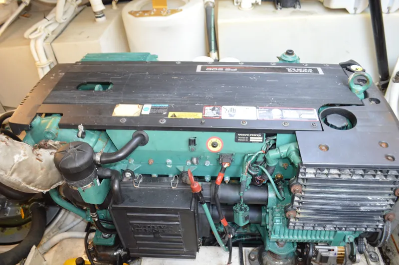 Slide: The Image of Tiara 4300 Sovran 2006 - 93